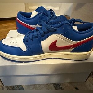 WMNS AIR JORDAN 1 low sport blue/gym red-white- sail